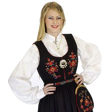 Kvinnebunad fra Stranda